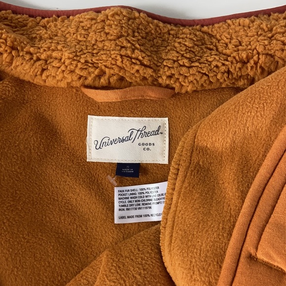 Universal Thread - Picture 4 of 4